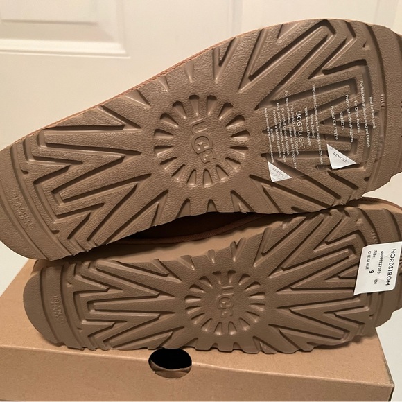 NEW UGG W Bailey Graphic Logo Strap Boot - chestnut - Picture 11 of 11